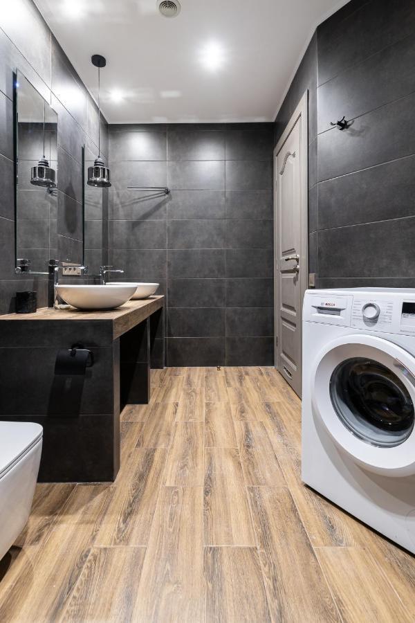 3 Room Apartments On Galytska Lviv Eksteriør billede