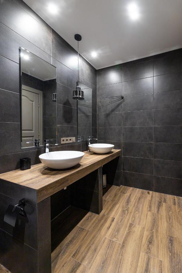 3 Room Apartments On Galytska Lviv Eksteriør billede