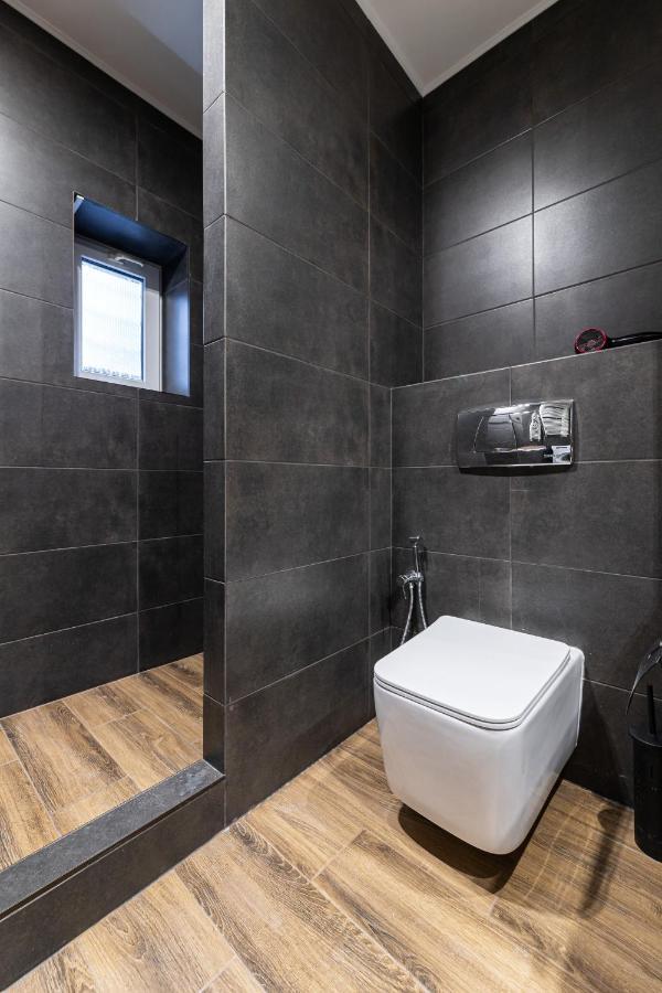 3 Room Apartments On Galytska Lviv Eksteriør billede